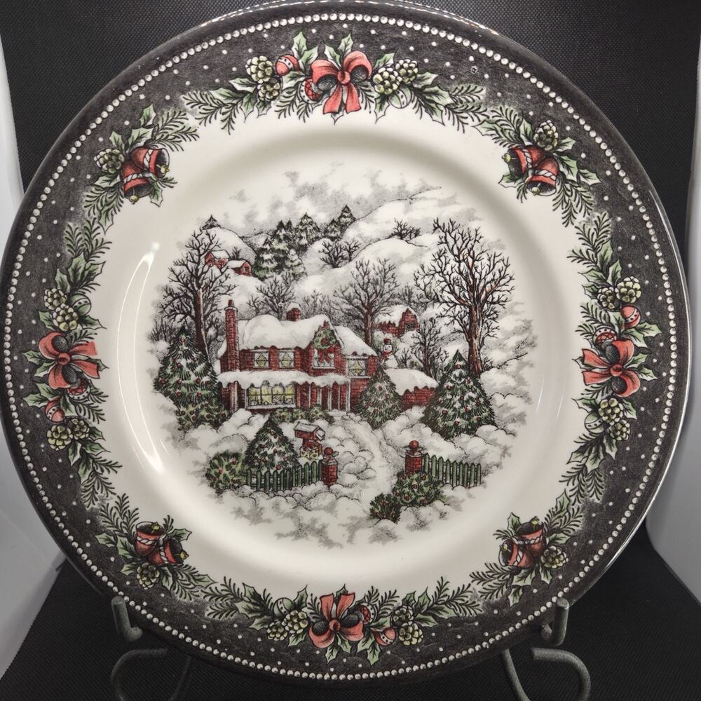 ROYAL STAFFORD CHRISTMAS VILLAGE SNOWMAN DINNER PLATE 11"